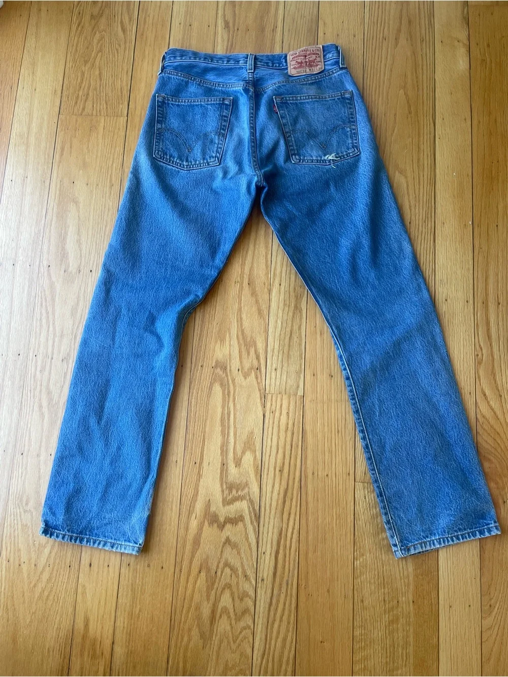 Levis straight leg